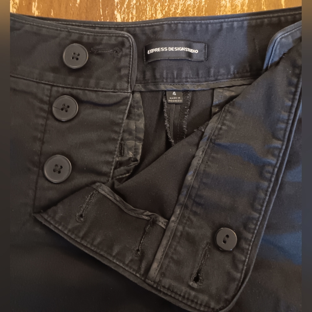 SOLD! EXPRESS-Women's Button Clossure Cuffed High Rise Sailor Shorts-Size:4/27 - Picture 3 of 5